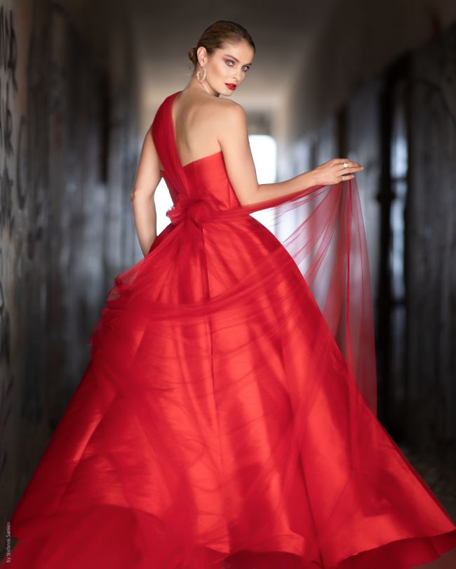 oscar red dress back